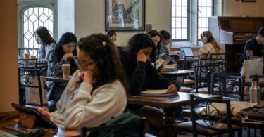 Best Study Abroad Programs For College Students